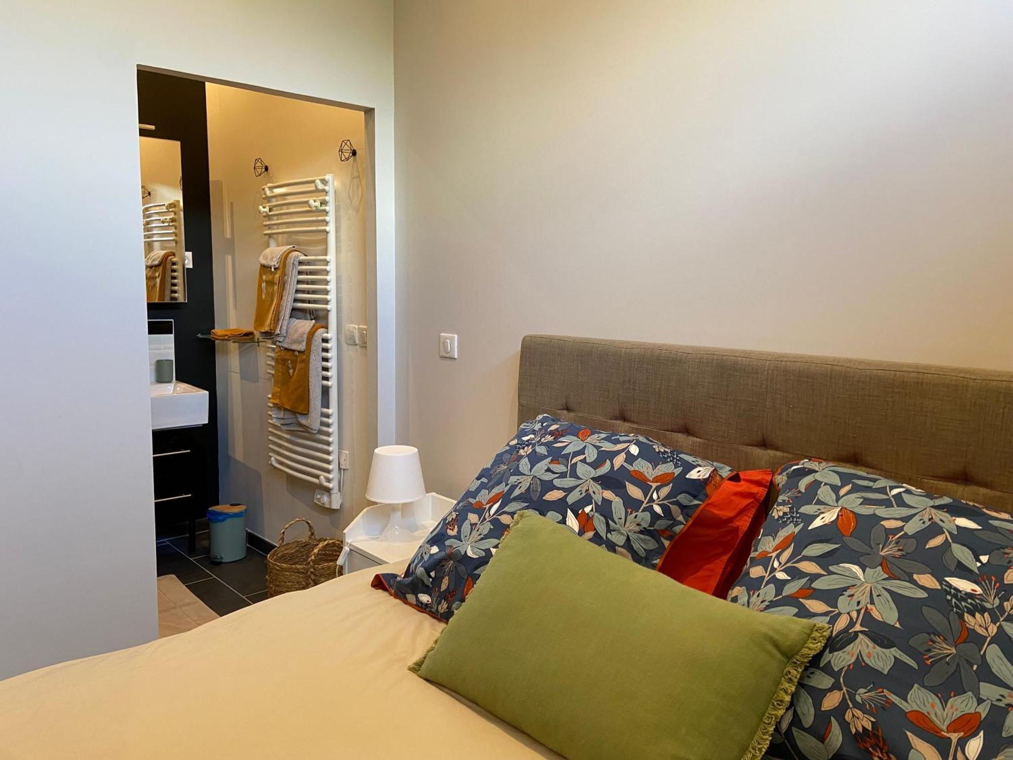Chambre Tout Confort Avec Commodites Espace Repas Wifi Parking 위머로우 외부 사진