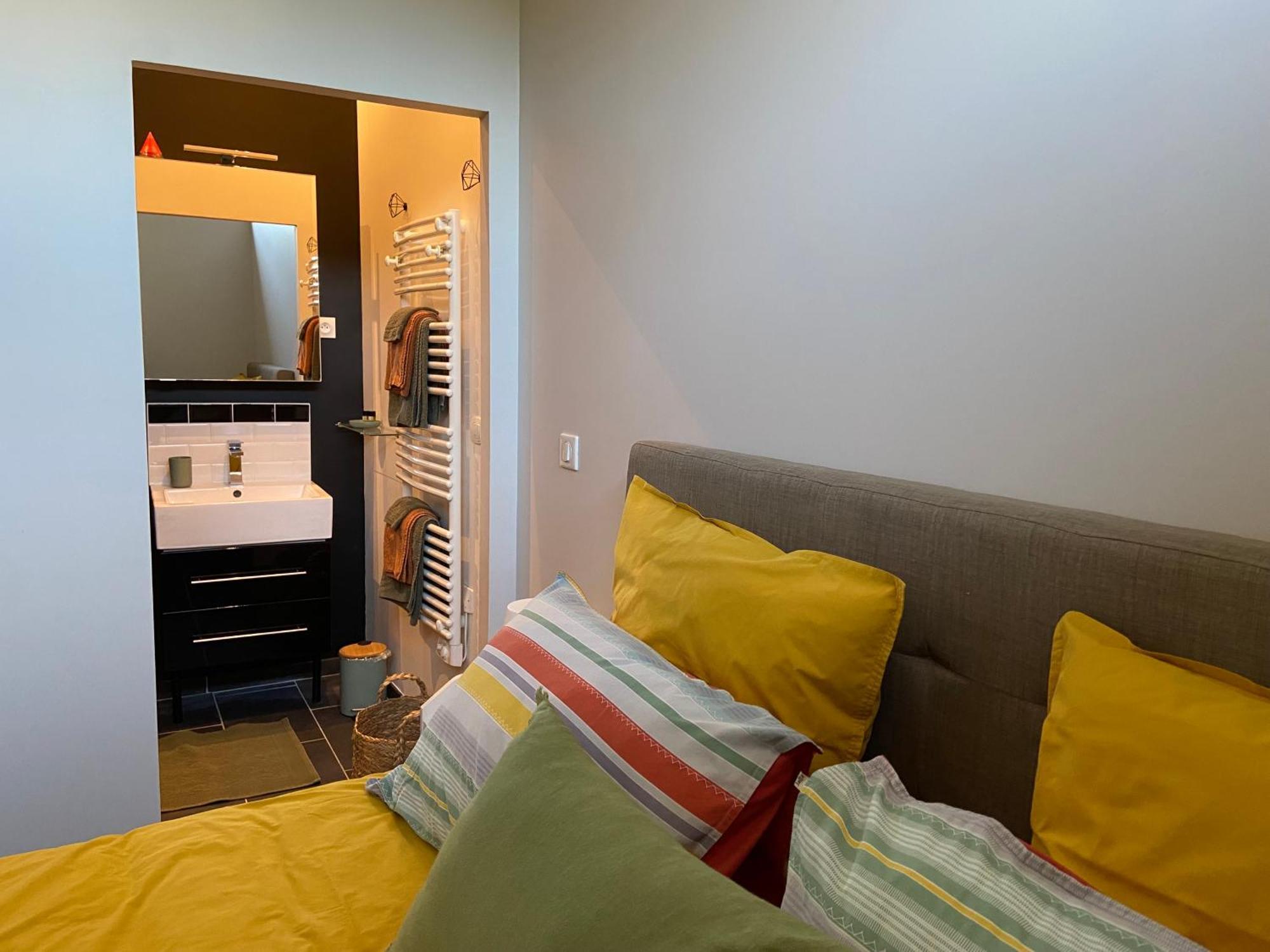 Chambre Tout Confort Avec Commodites Espace Repas Wifi Parking 위머로우 외부 사진