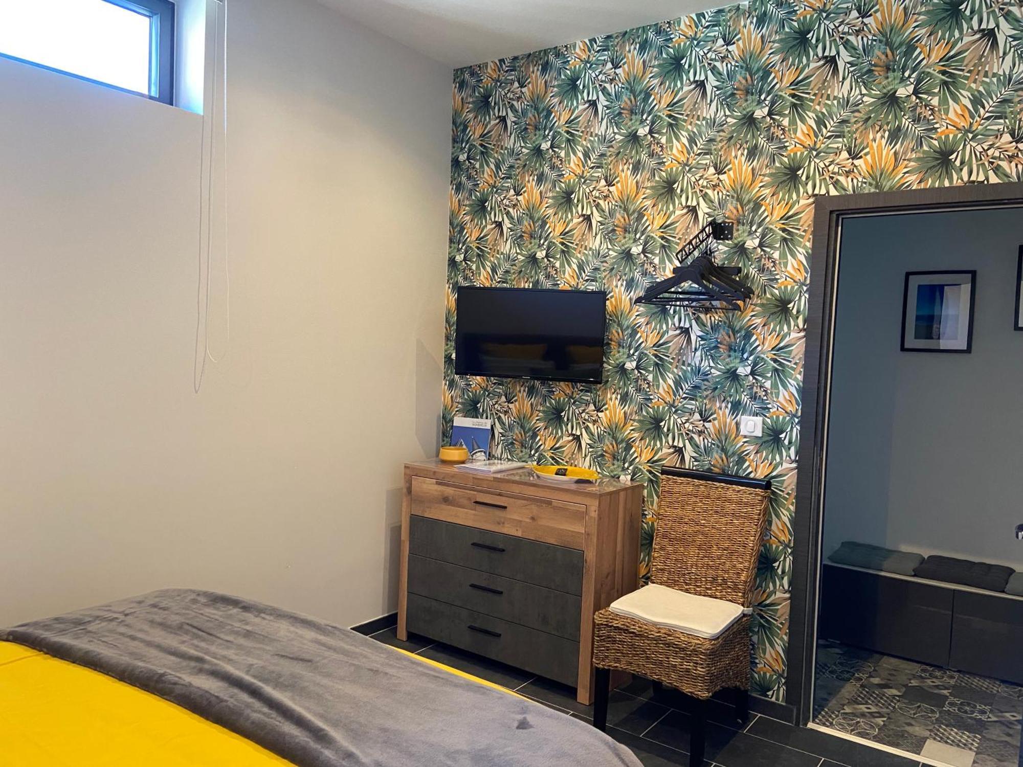 Chambre Tout Confort Avec Commodites Espace Repas Wifi Parking 위머로우 외부 사진